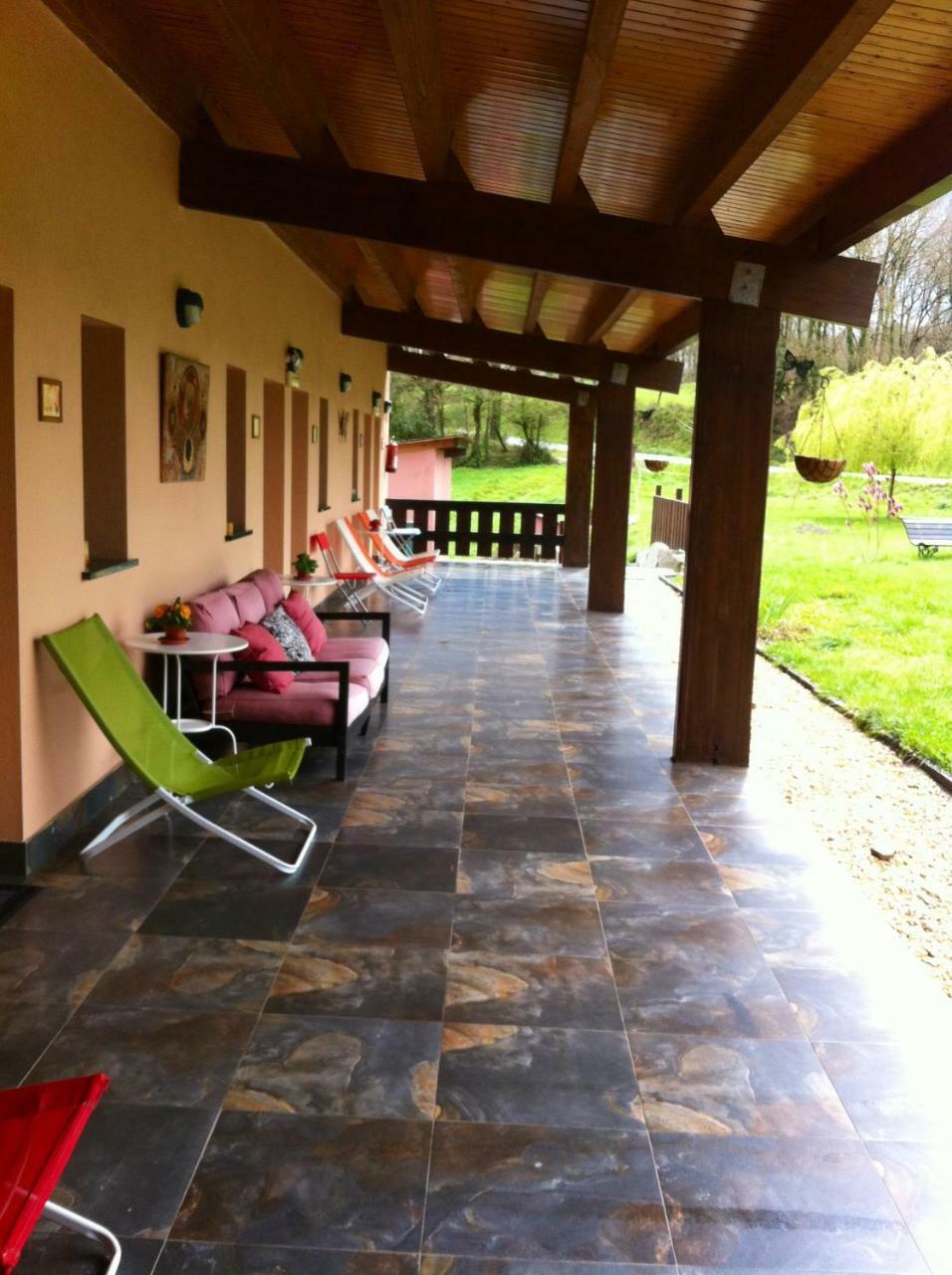 Albergue Paloma Y Lena Sarria Exterior photo